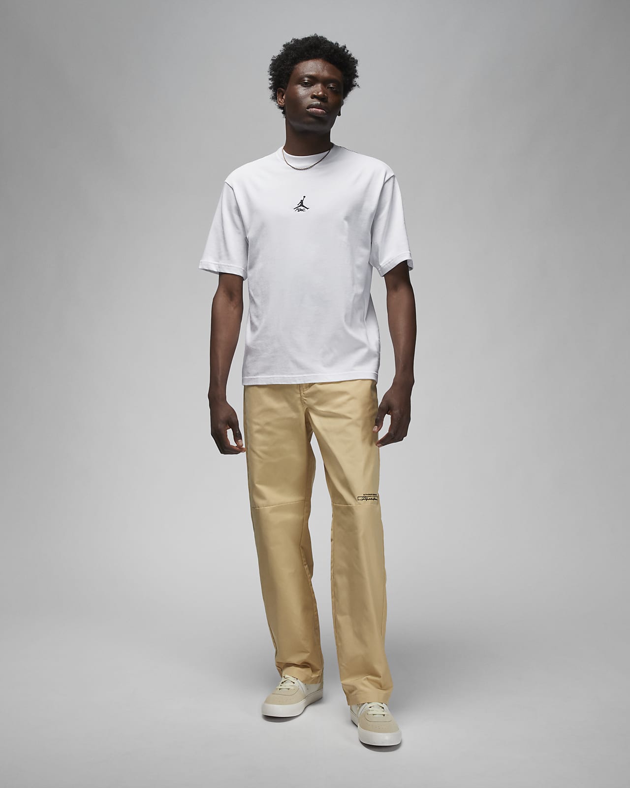 Khaki outlet nike tshirt