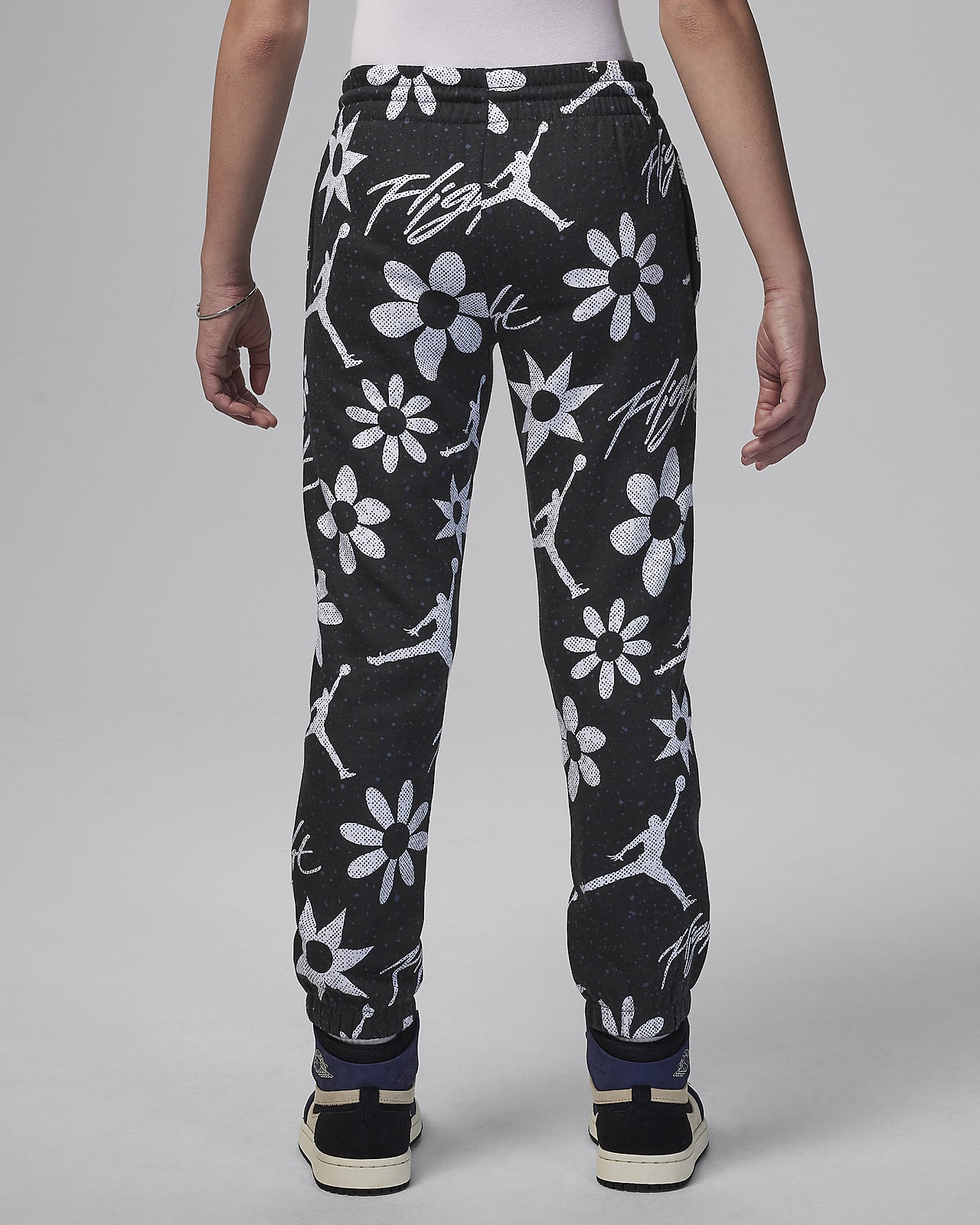 Nike floral training pants store