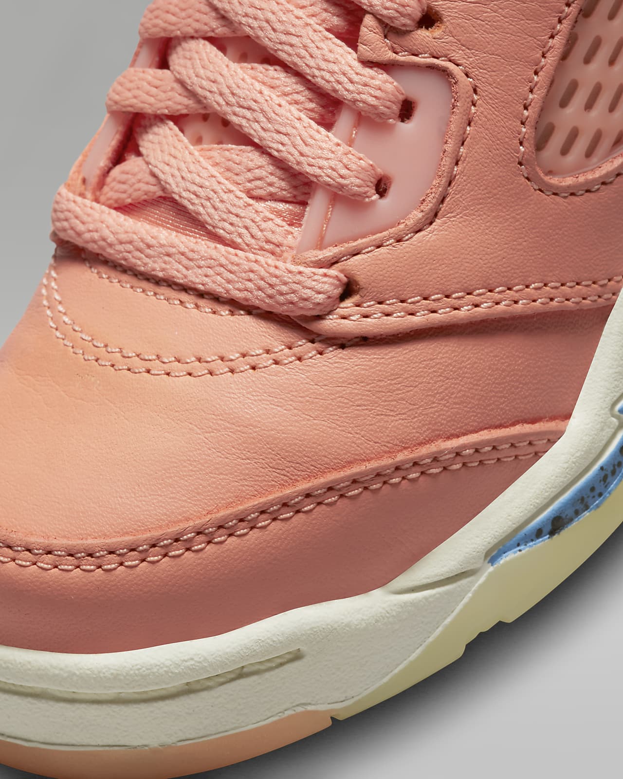 Chaussure Jordan 5 x DJ Khaled pour jeune enfant. Nike BE