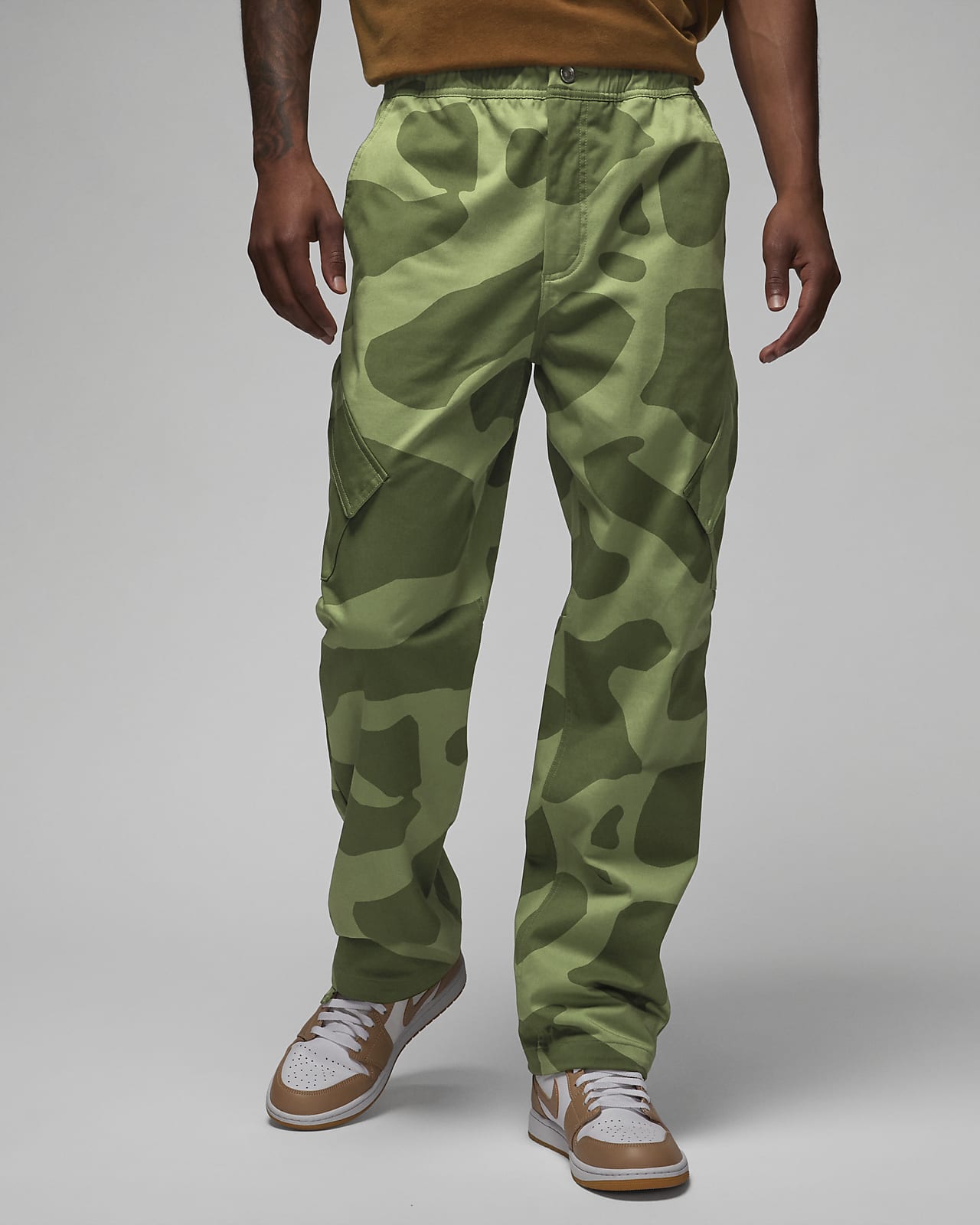 Pantaloni Chicago Jordan Essentials Uomo. Nike CH