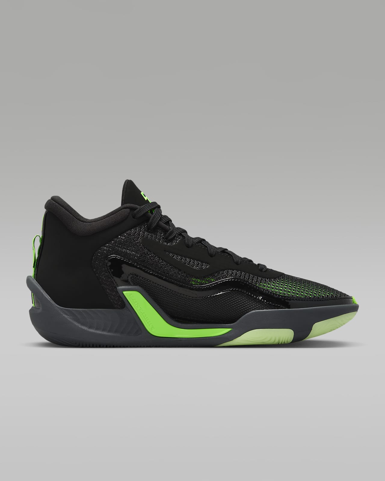 Team deals basketball shoes