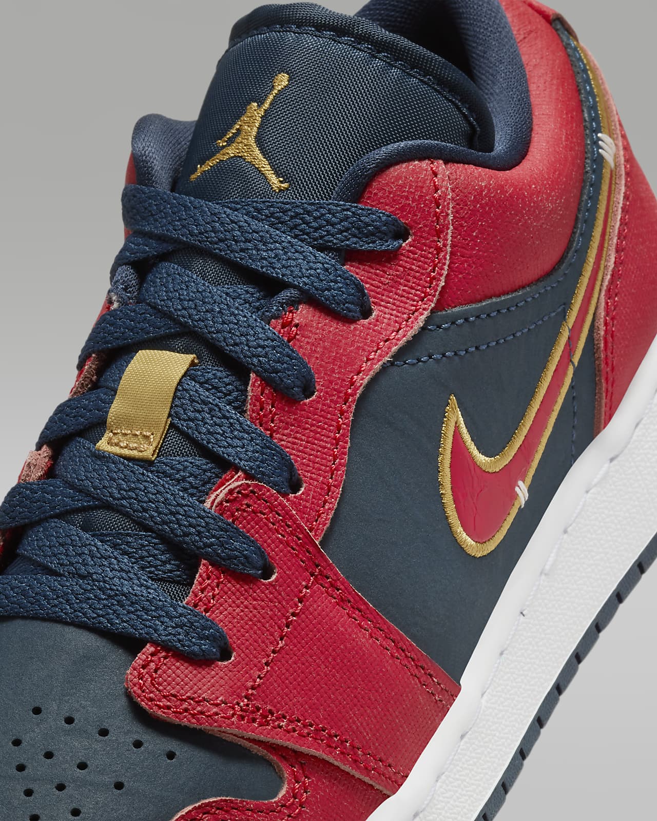 Jordan 1 older kids top