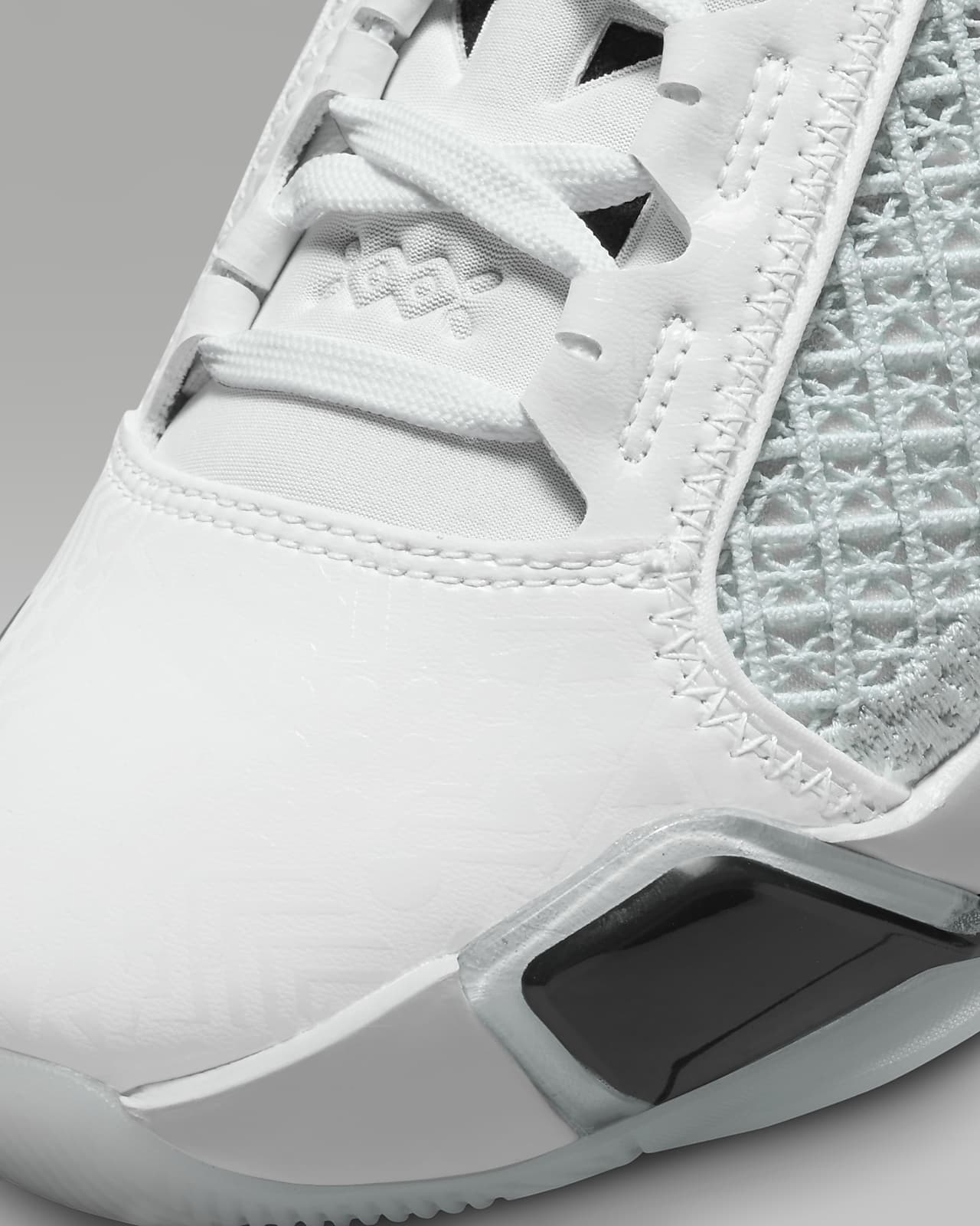 Basquette nike hotsell noir jordan