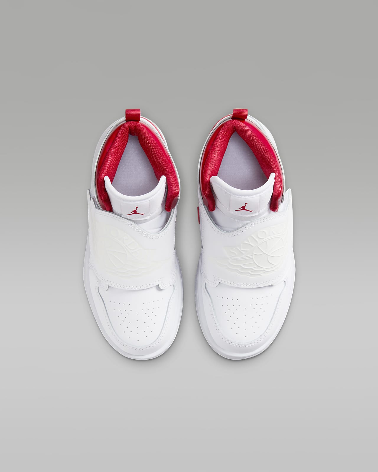 Sky Jordan 1 Younger Kids' Shoe. Nike LU