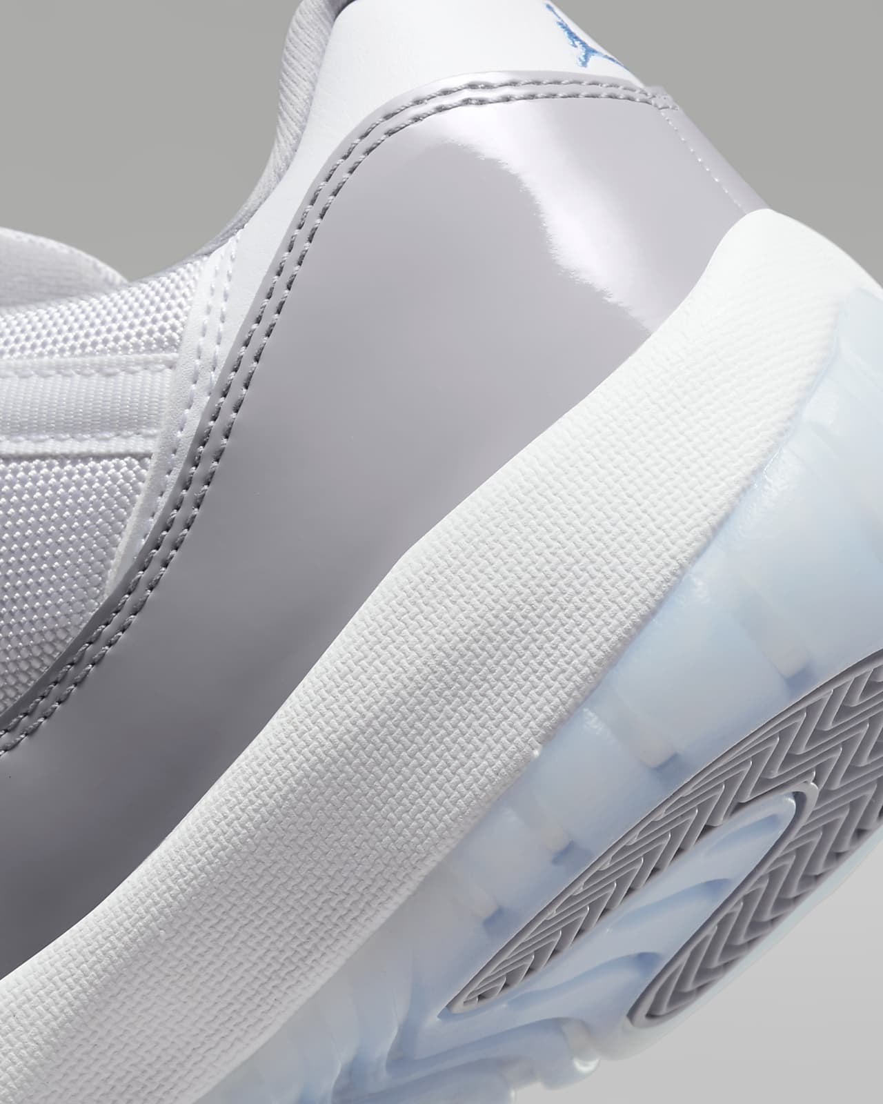 Calzado para hombre Air Jordan 11 Retro Low. Nike MX