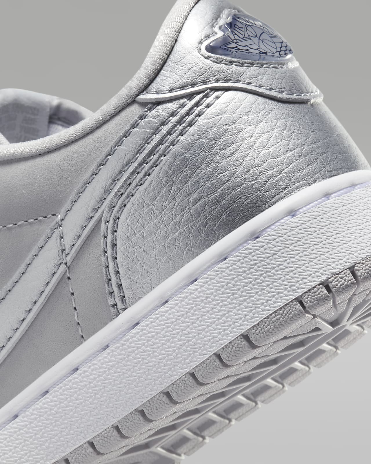 Air Jordan 1 Low OG Silver Big Kids' Shoes. Nike.com