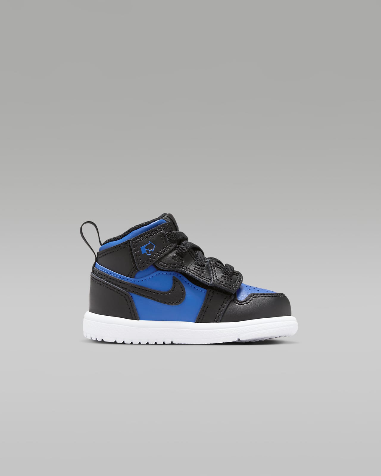 Black and baby deals blue jordan 1