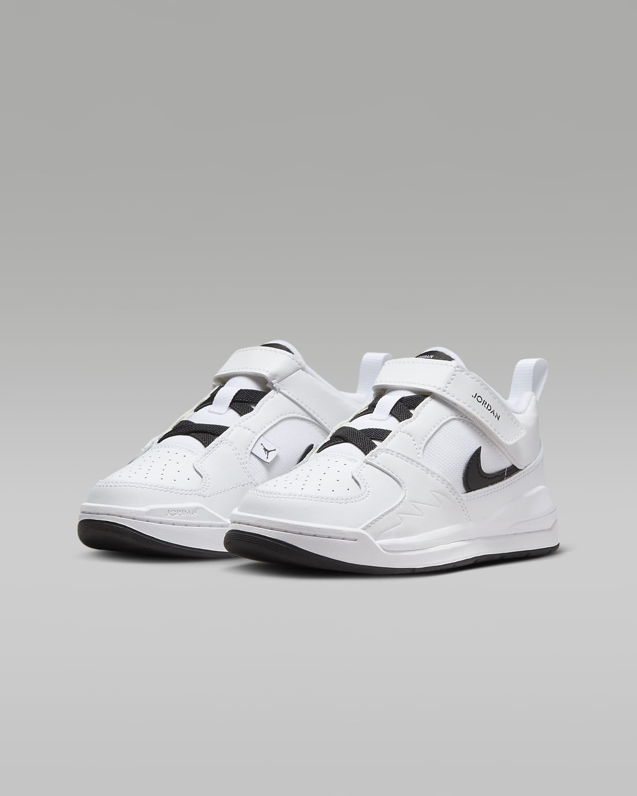 Youth jordan top shoes