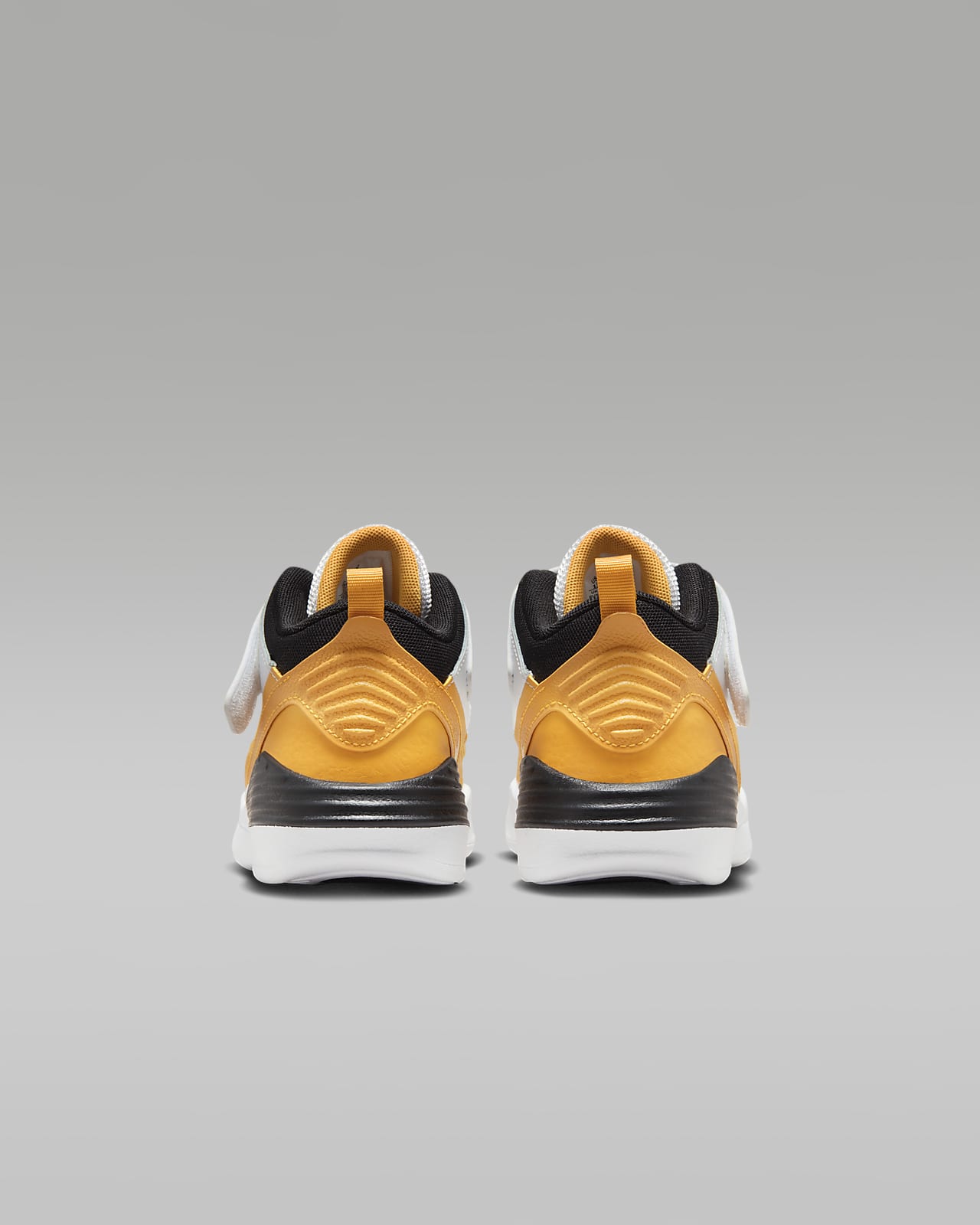 Jordan max aura orange online