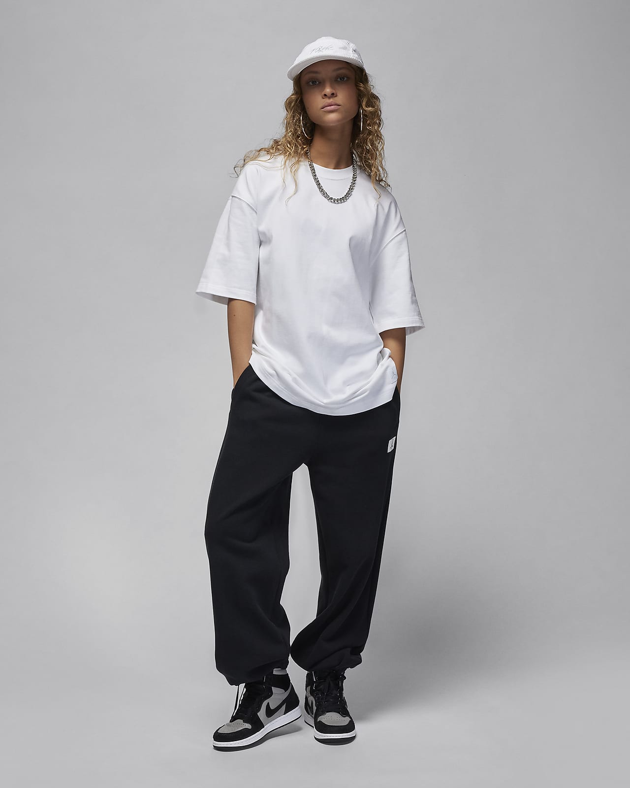 Jordan Women's Oversized T-Shirt. Nike SG