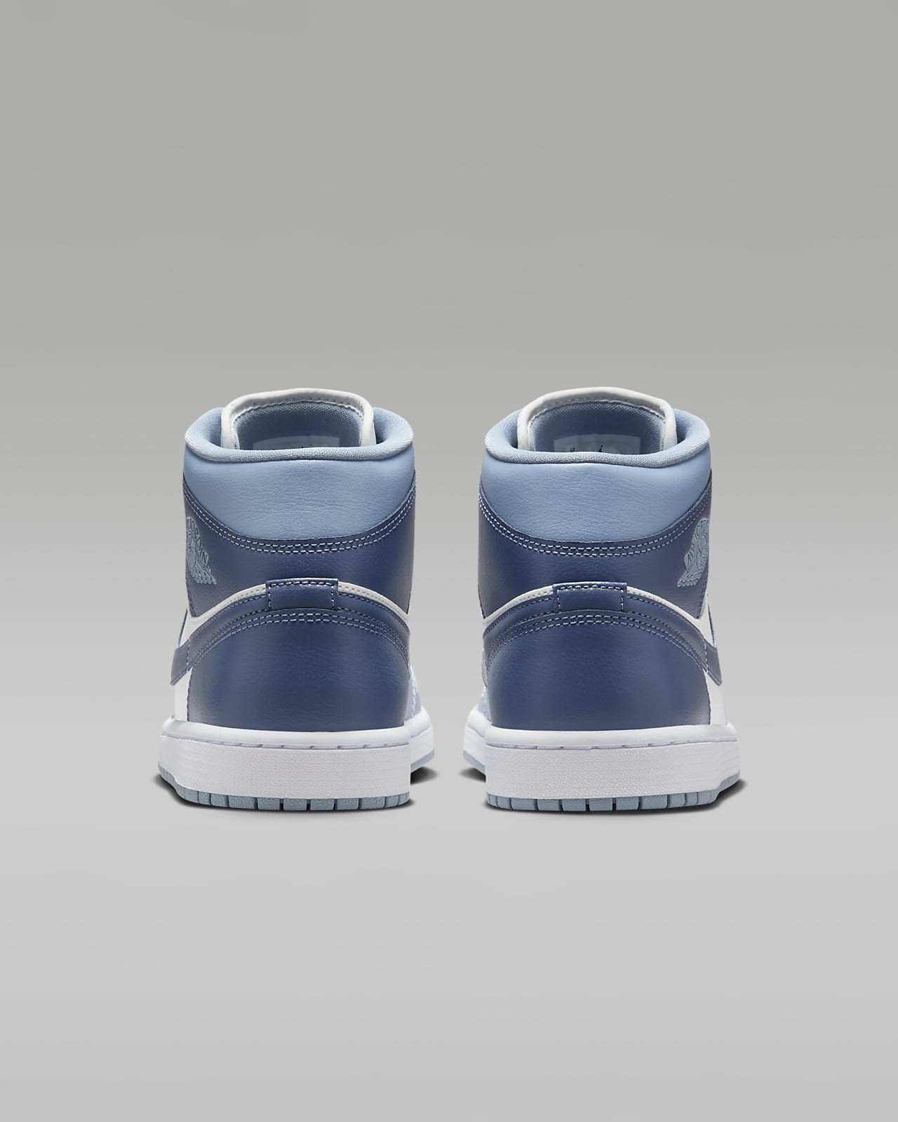 Baby blue clearance jordans womens