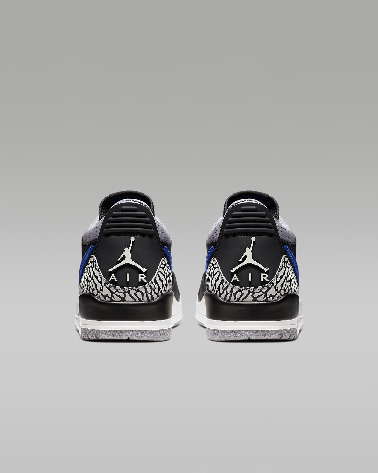 Air Jordan 12 Low Golf Shoes. Nike LU