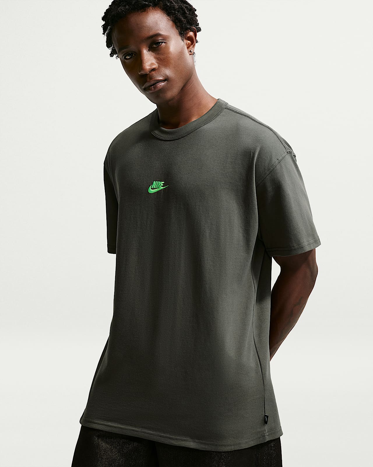 Nike Sportswear Premium Essentials