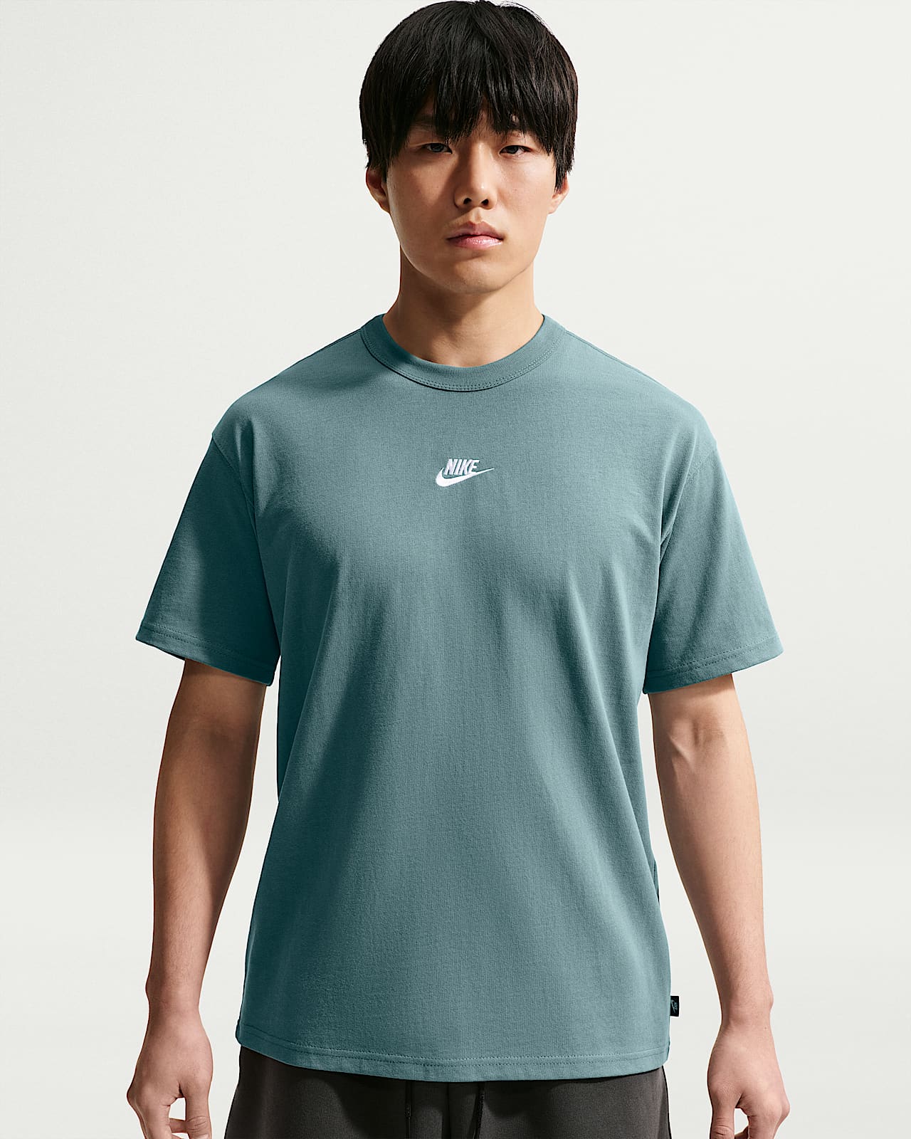Nike Sportswear Premium Essentials