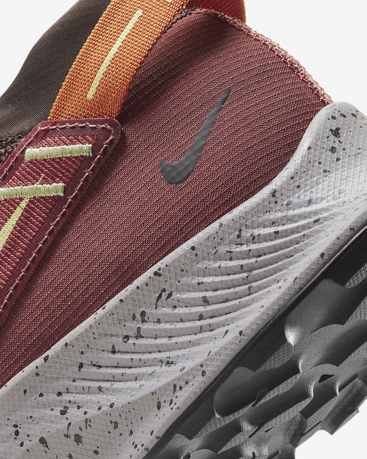 Trail Running Shoe. Nike 