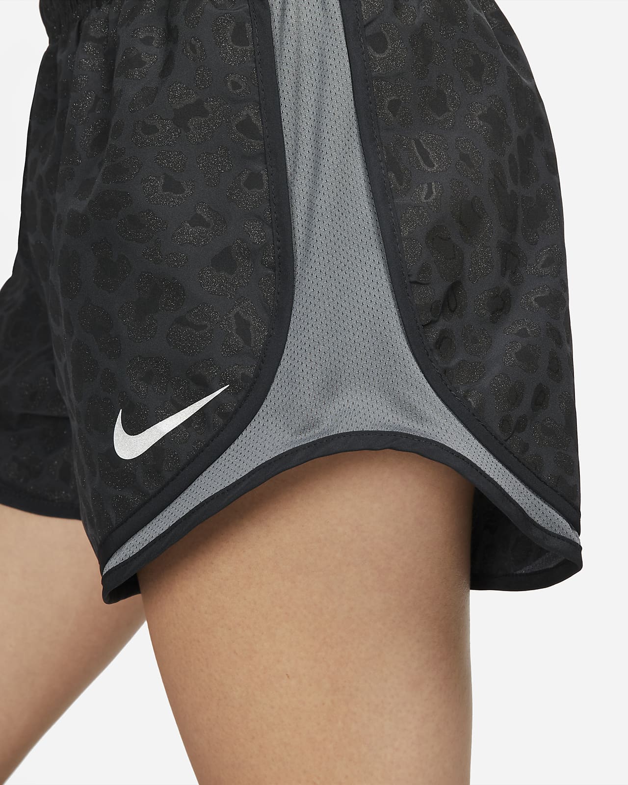 Normaal gesproken Taille kennisgeving Nike Dri-FIT Tempo Women's 8cm (approx.) Leopard Print Running Shorts. Nike  ID
