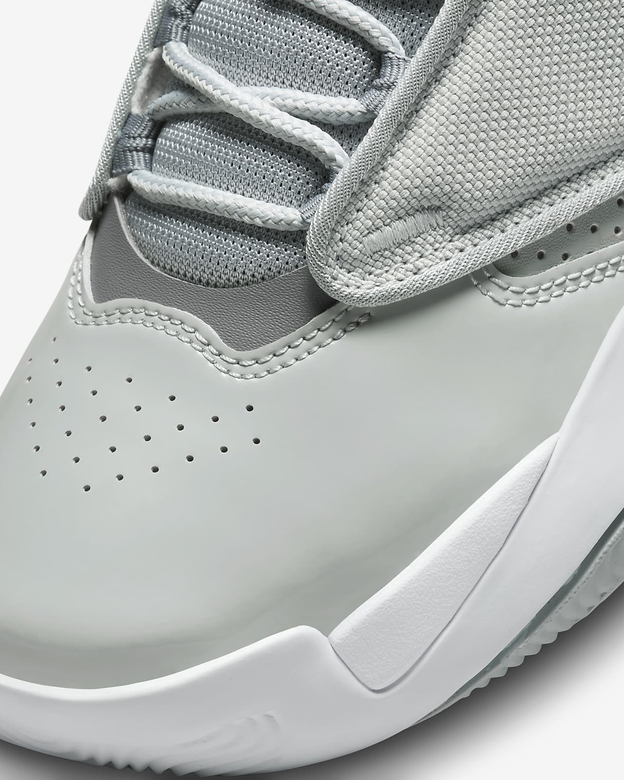 Jordan Max Aura 4 Older Kids' Shoes. Nike AE