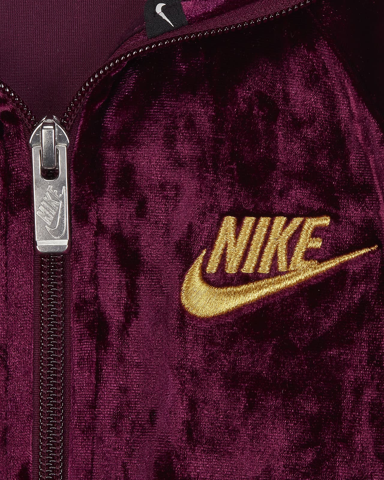 younger boys nike tracksuit