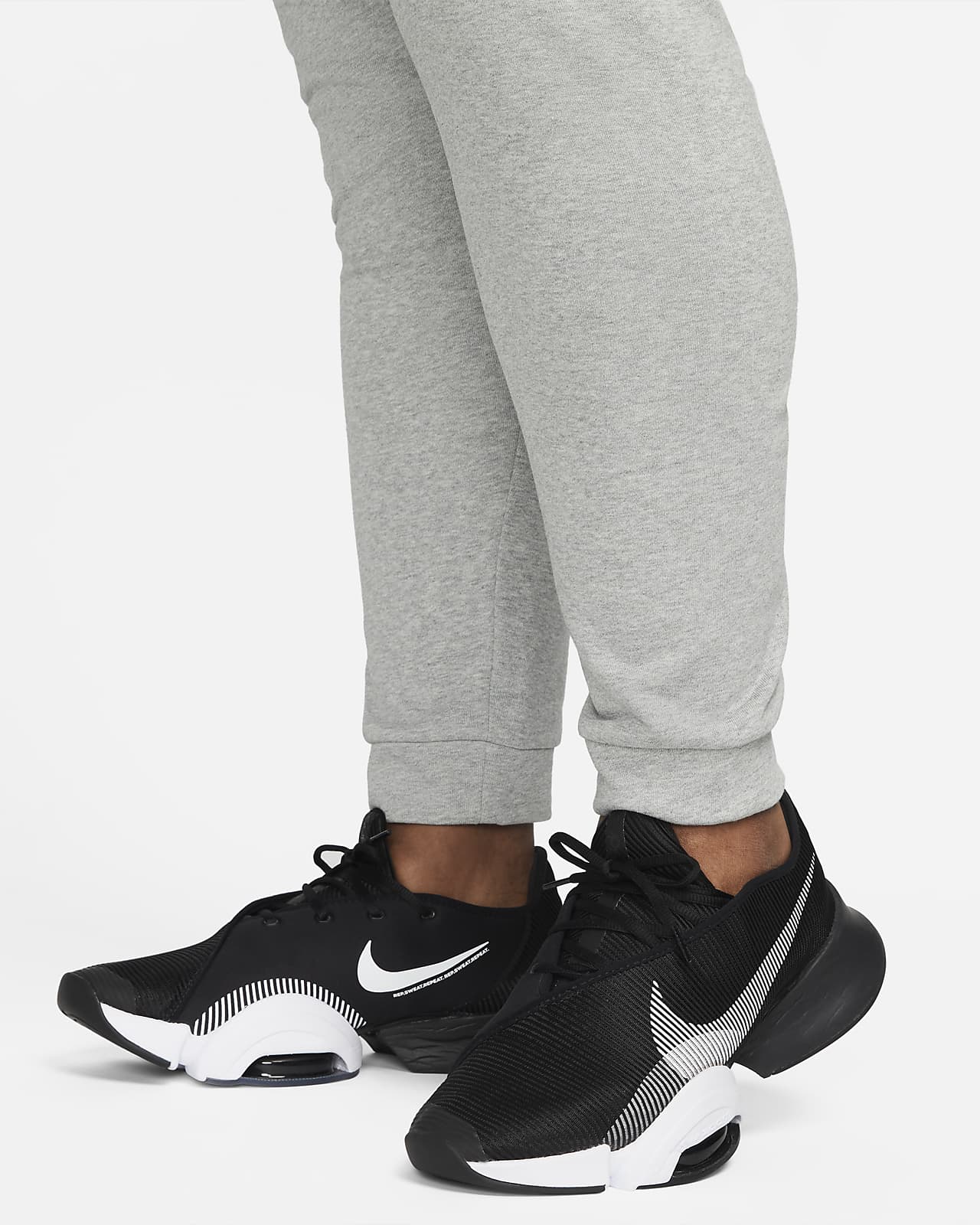 Nike Dri-FIT Men's Tapered Training Trousers. Nike CH