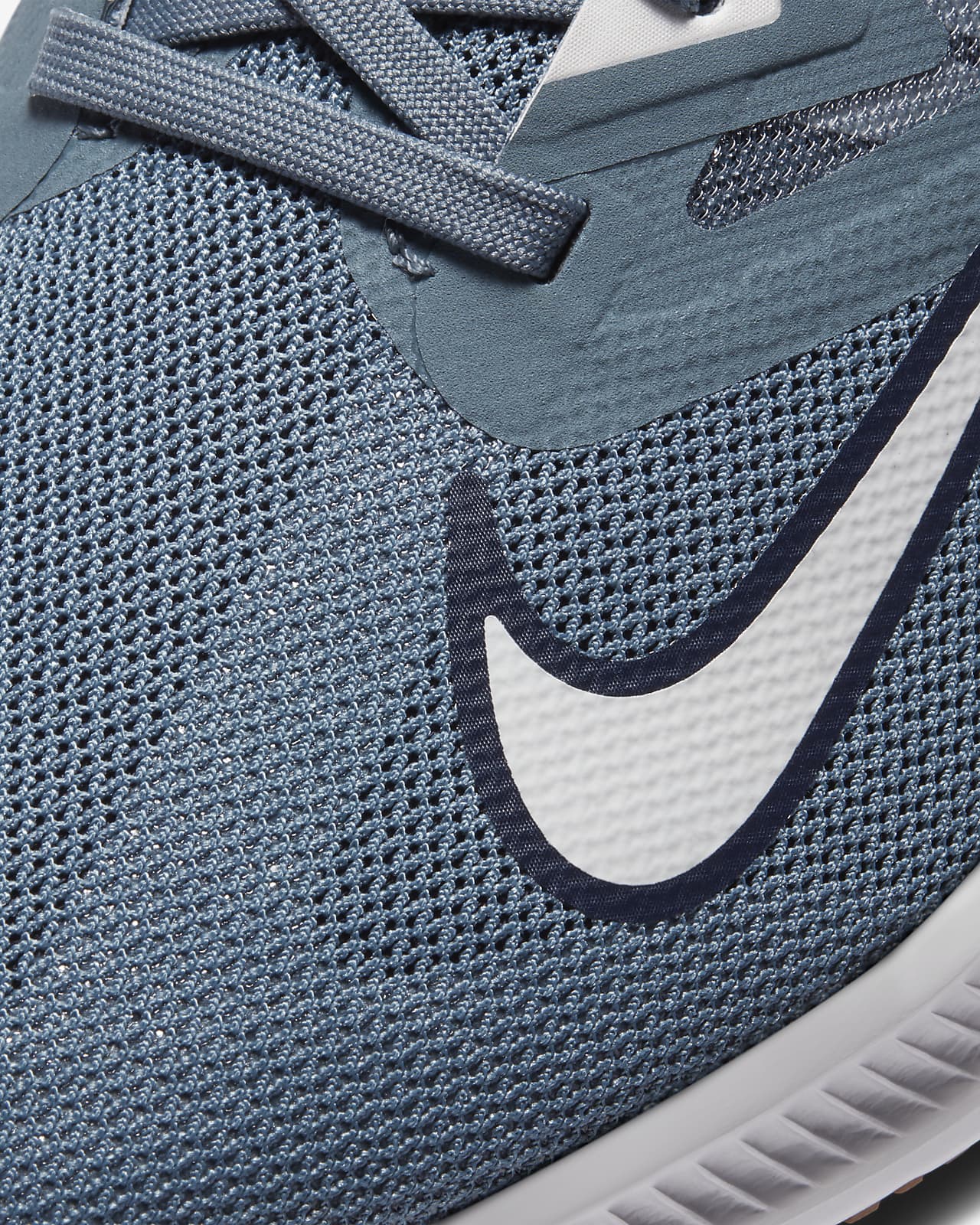 nike running quest trainers