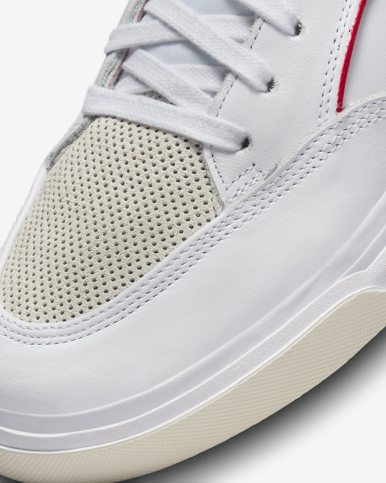 Nike SB React Leo Premium Skate Shoes.
