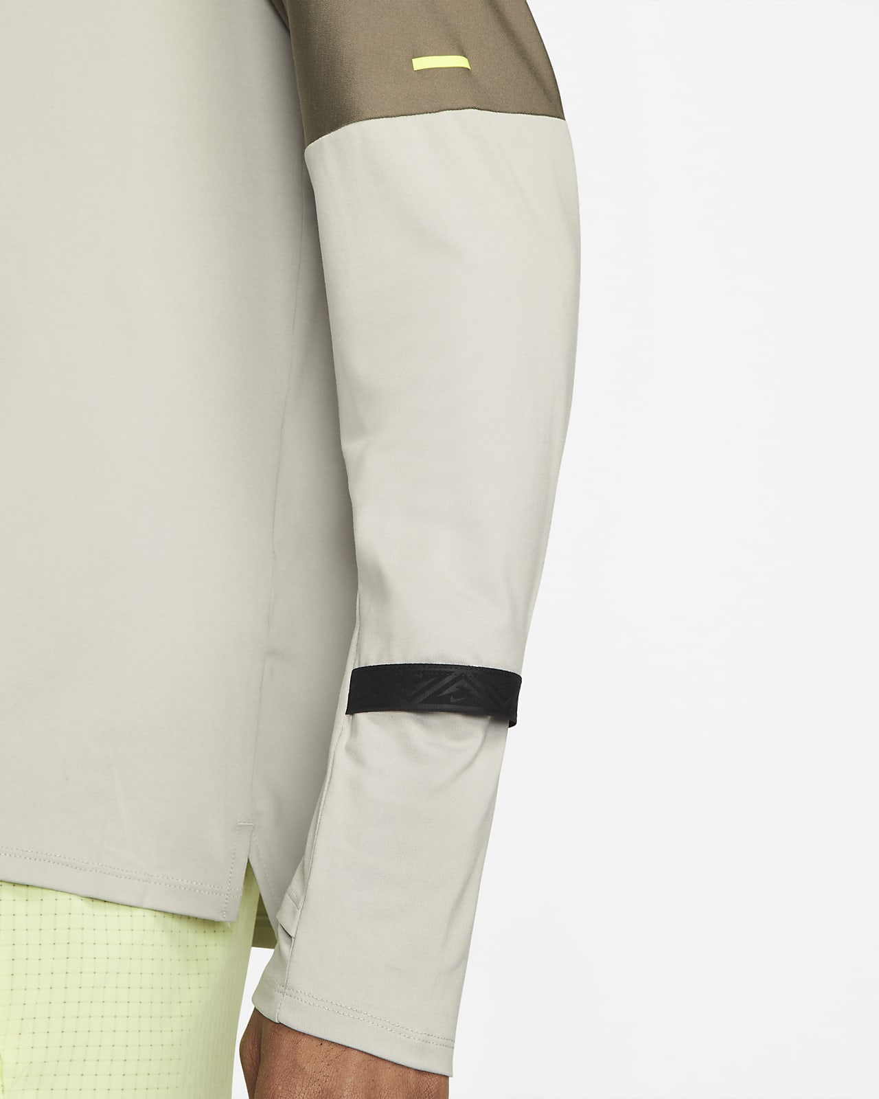 Sudadera con gorro de trail running para hombre Nike Dri-FIT Trail. Nike MX