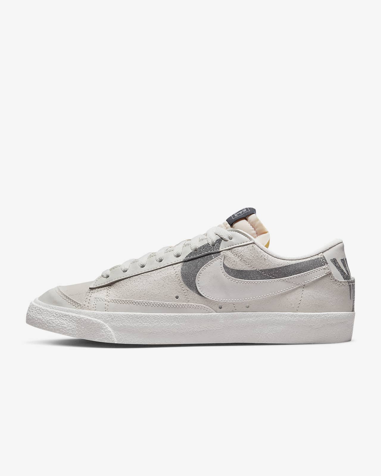 Nike Blazer Low '77 Premium Men's Shoes. Nike GB