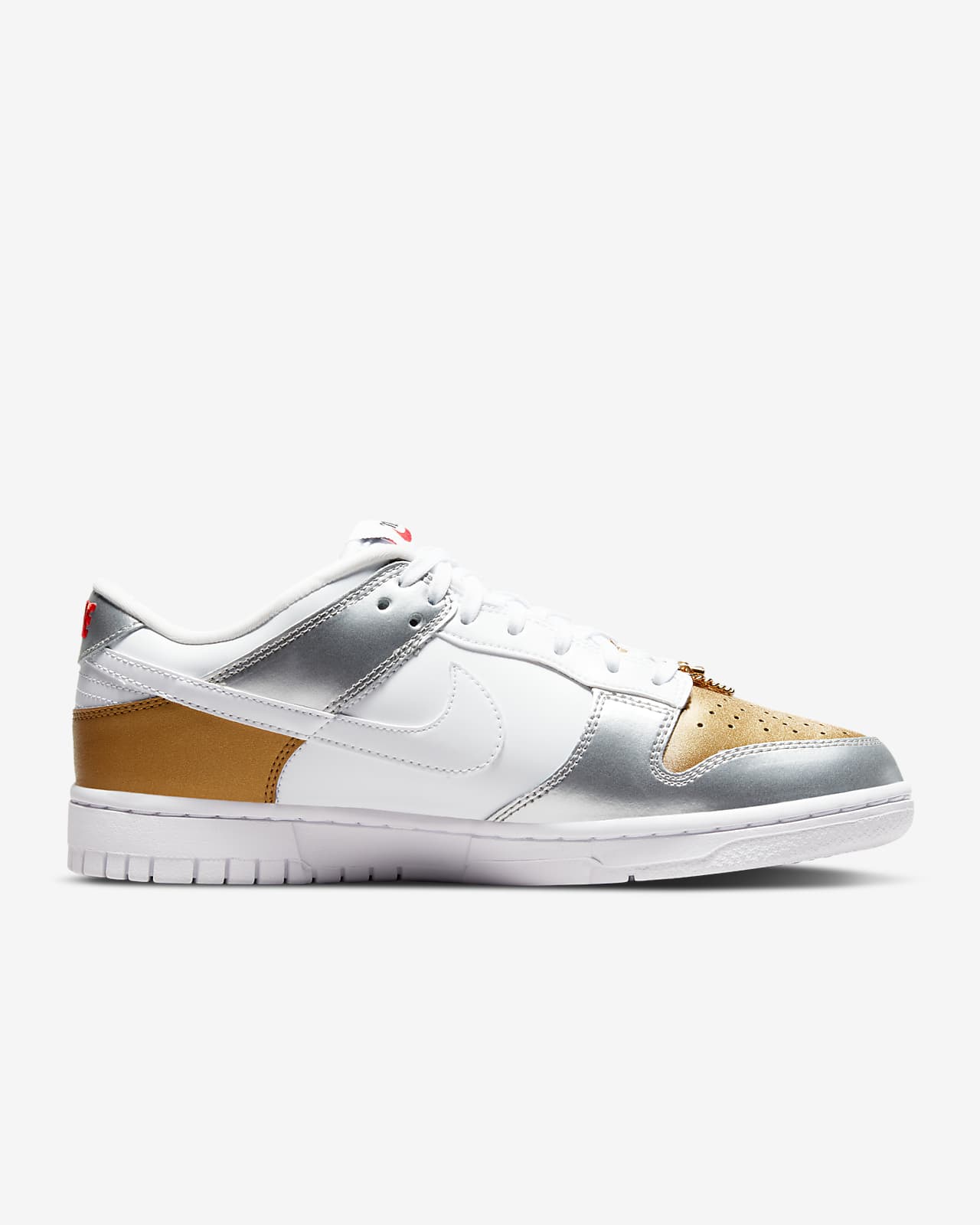 Calzado para mujer Nike Dunk Low SE. Nike MX