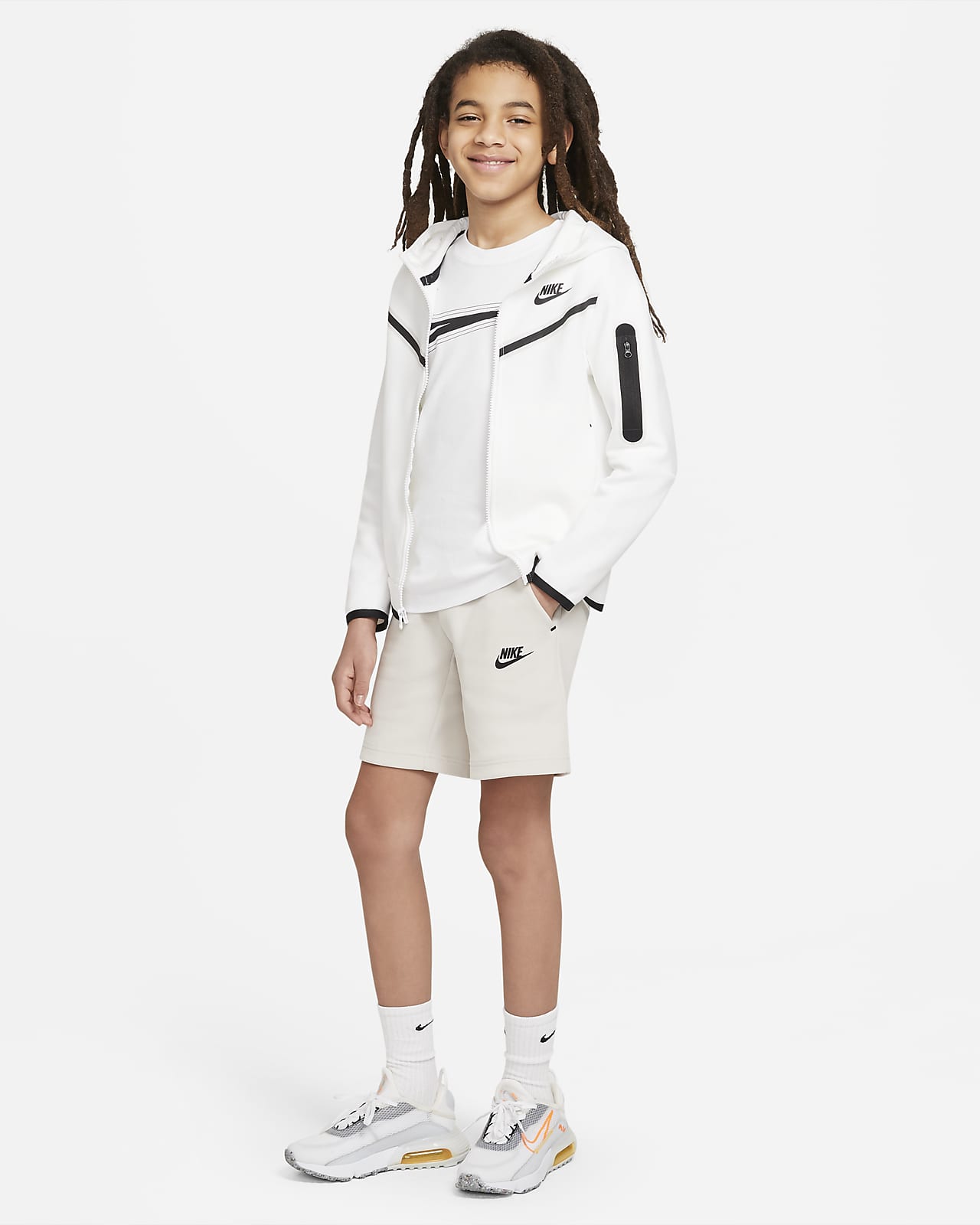 Nike Sportswear Tech Fleece Older Kids' Shorts. Nike