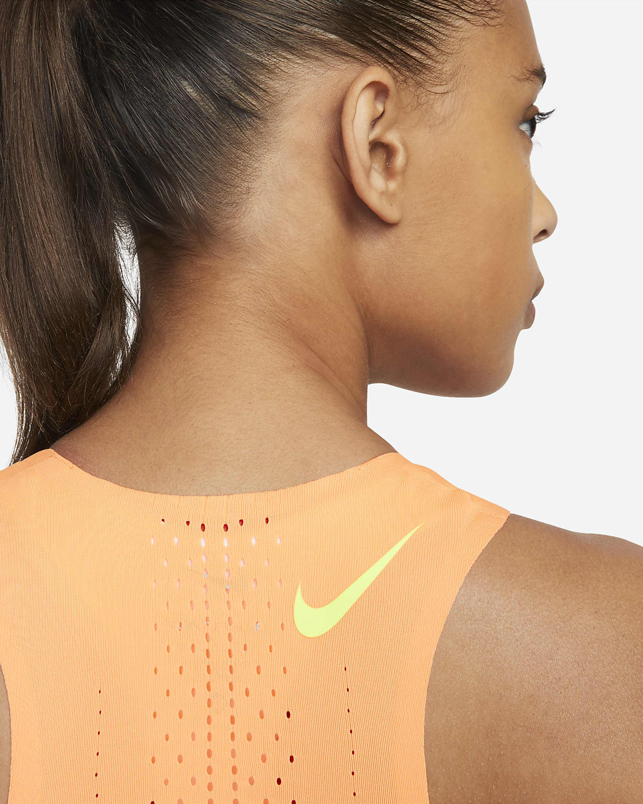 Dri-FIT ADV AeroSwift Camiseta corta running - Mujer. Nike ES