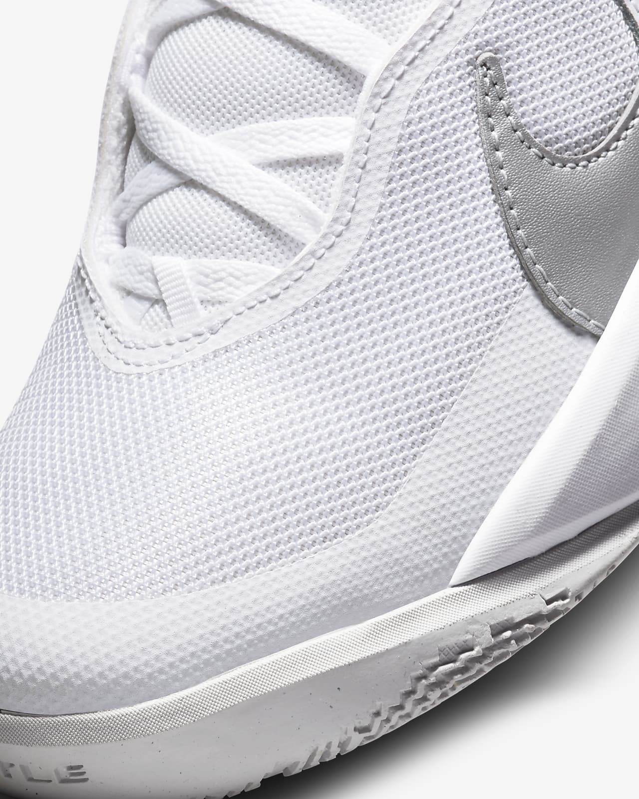 人気定番の ナイキ Nike ジュニア バスケットボールシューズ チームハッスル D10 Gs Cw6735 101 バッシュ ミニバス ホワイト ホワイト