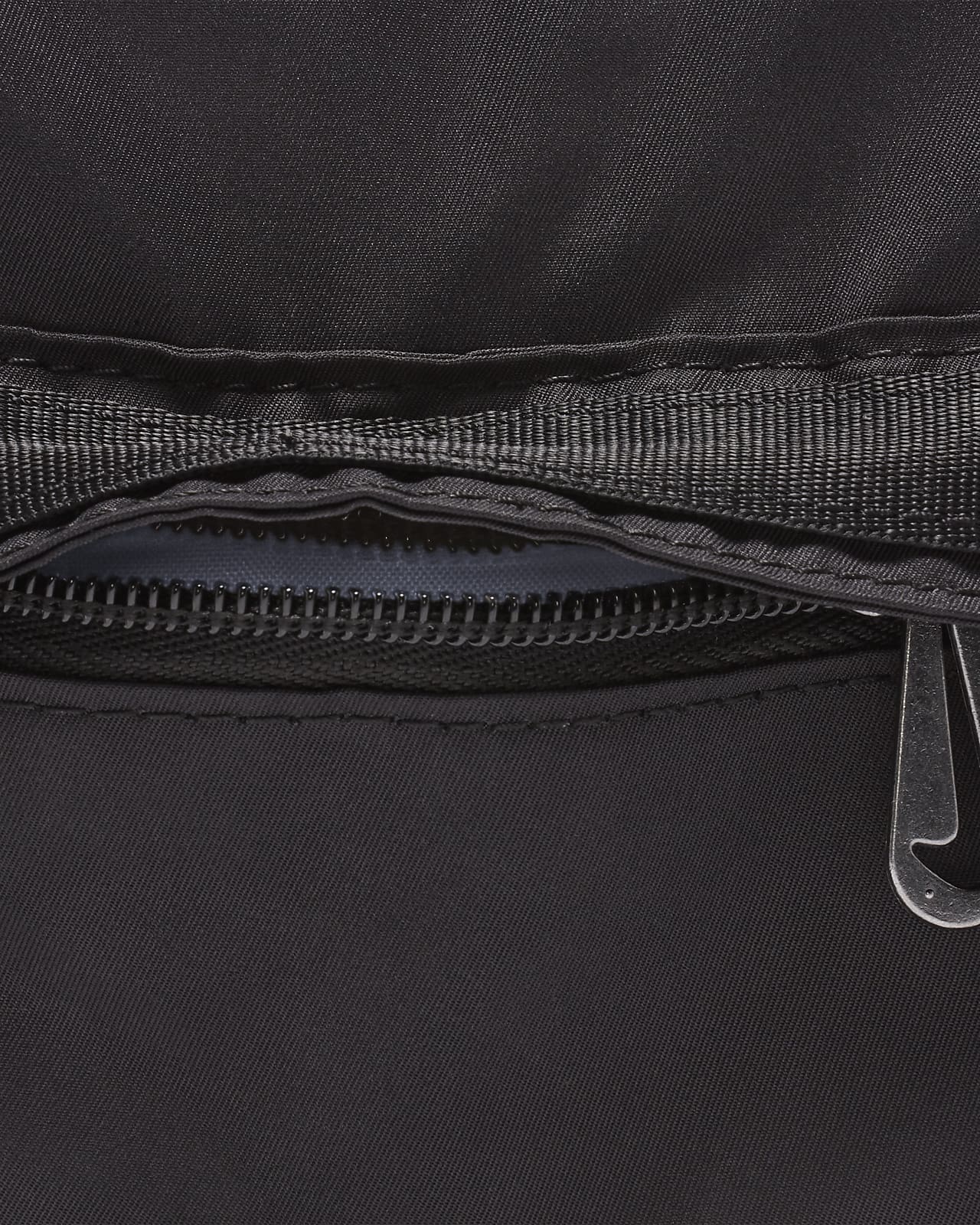 Nike Sportswear Futura Luxe Women's Crossbody Bag (1L). Nike.com