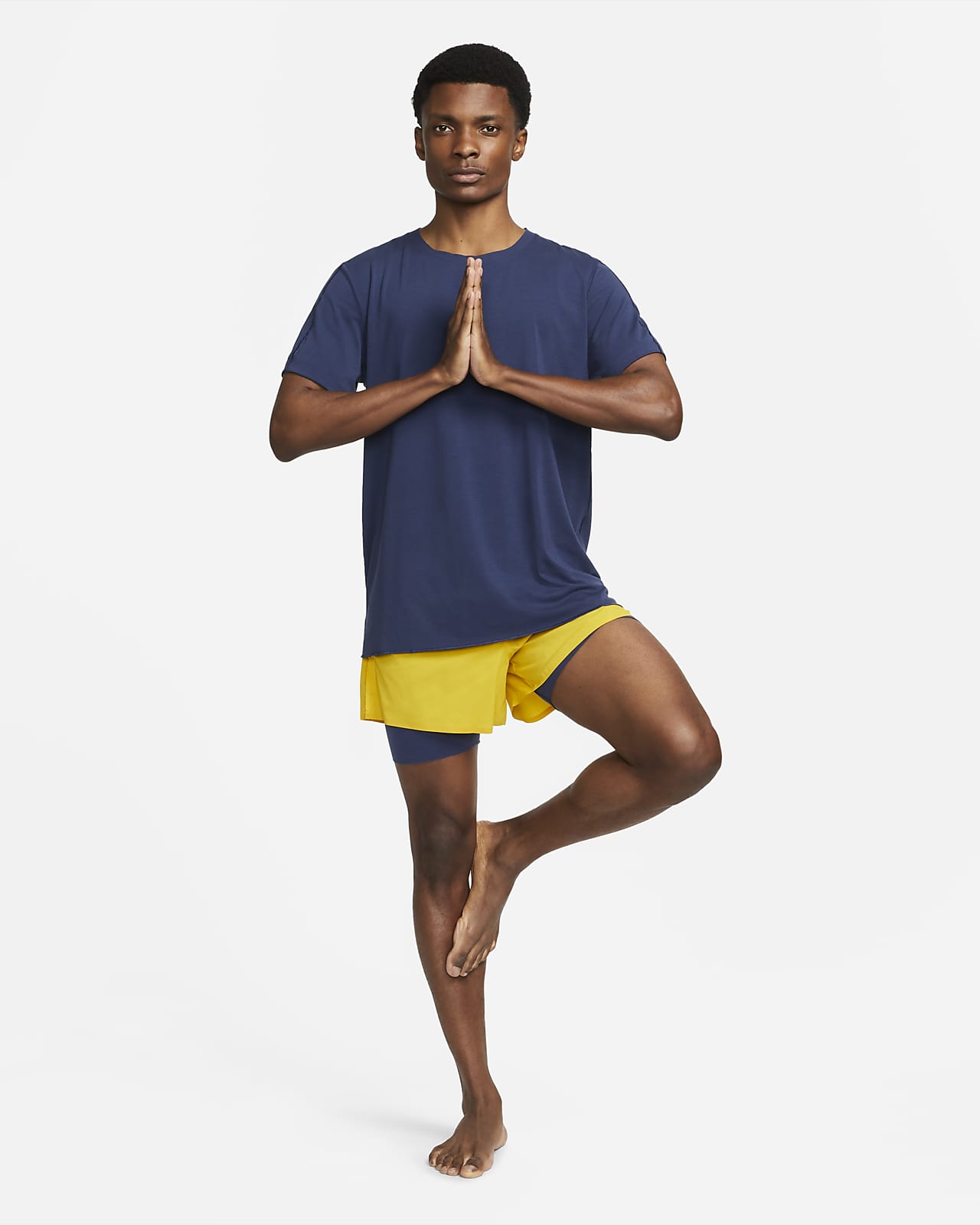 Nike Yoga HotYogaShorts für Herren. Nike BE