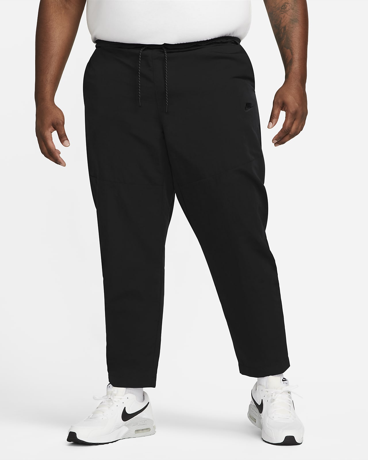 Nike Sportswear Tech Essentials Men's Unlined Commuter Pants, Midnight  Navy/Black, Small : : Clothing, Shoes & Accessories
