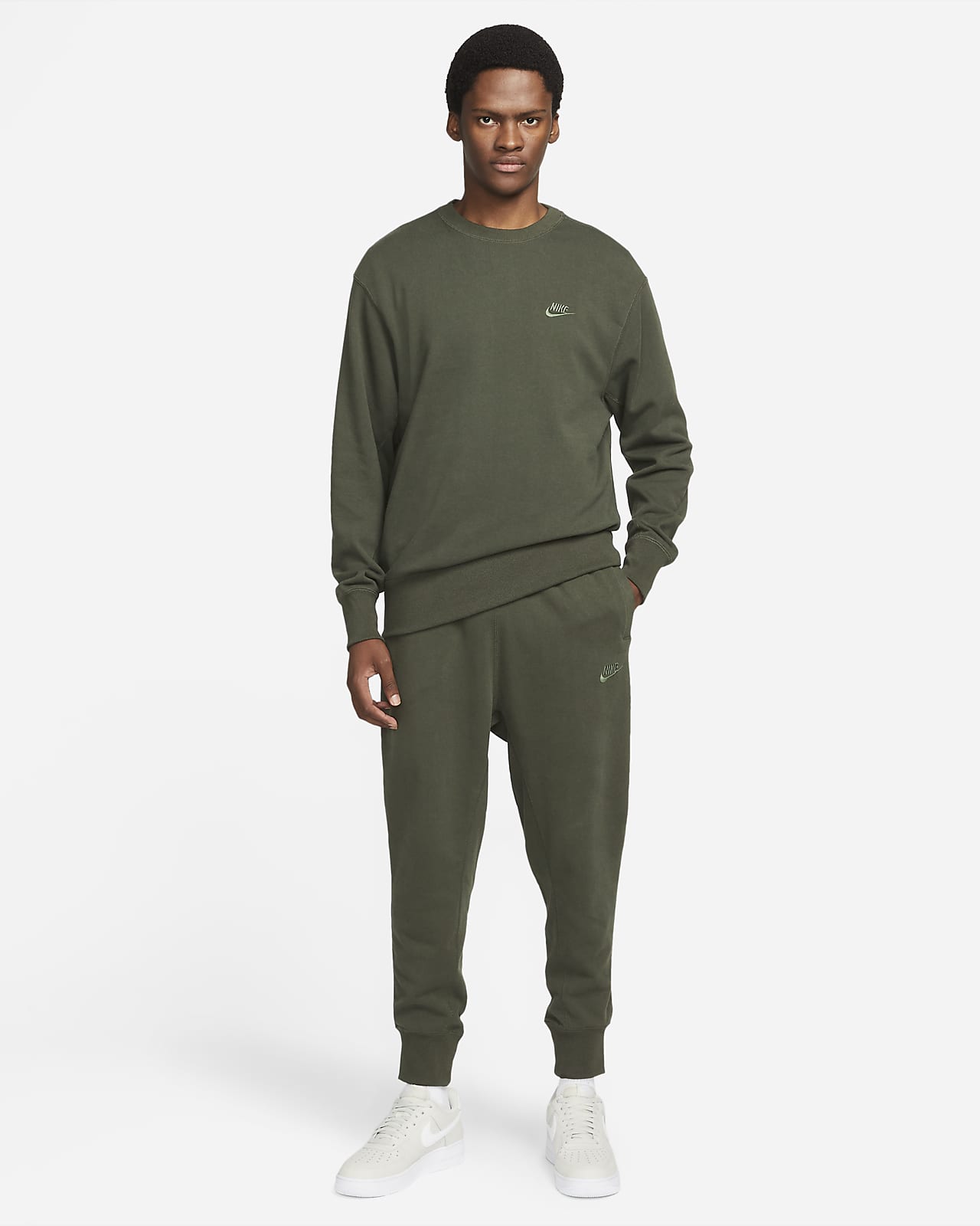 green nike outfit men