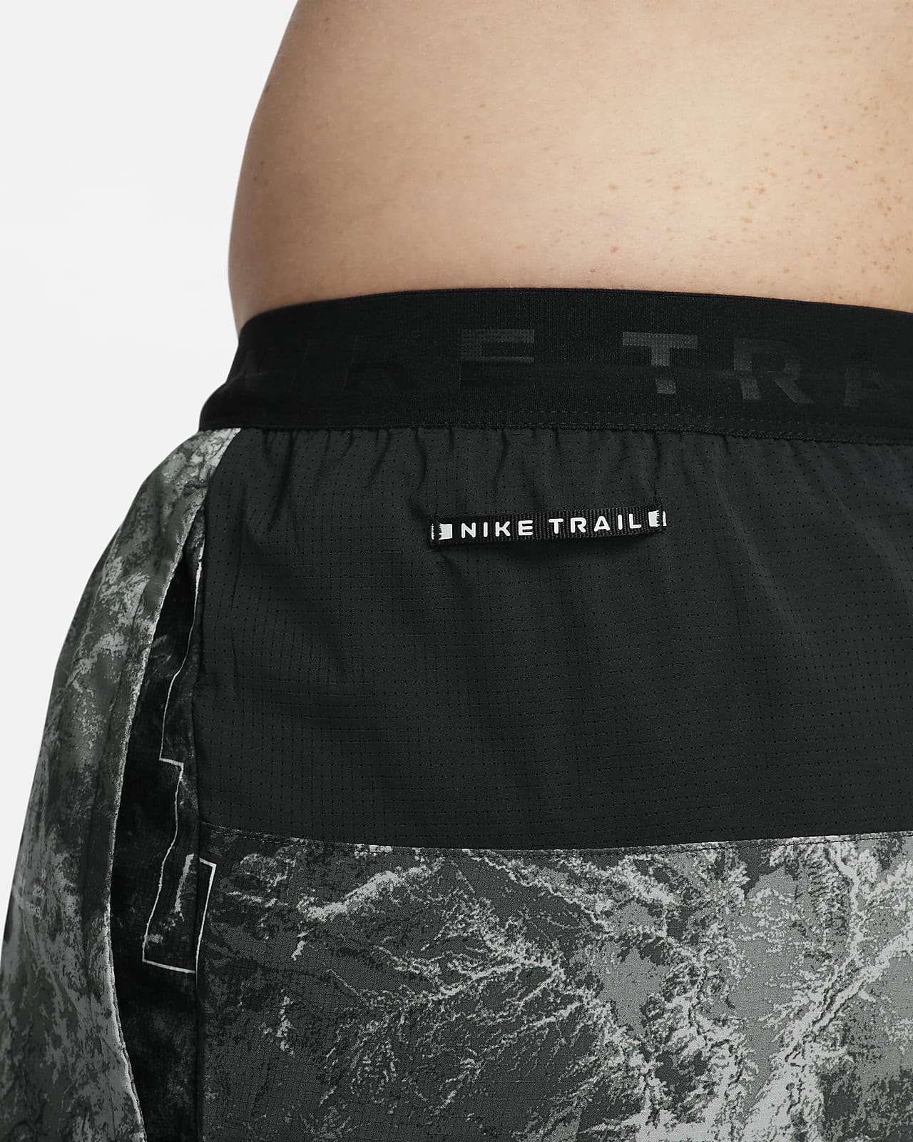 Short de running imprimé avec sous-short intégré Nike Dri-FIT Stride 18 cm  pour homme