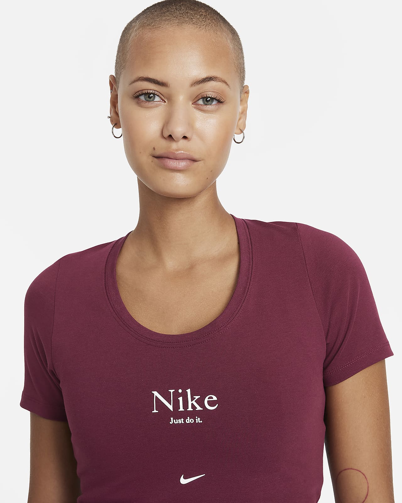 nike essential short sleeve crop top