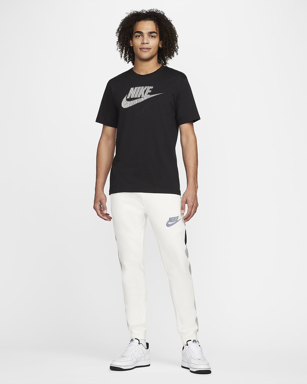 Nike Sportswear Fleece Trousers. Nike LU