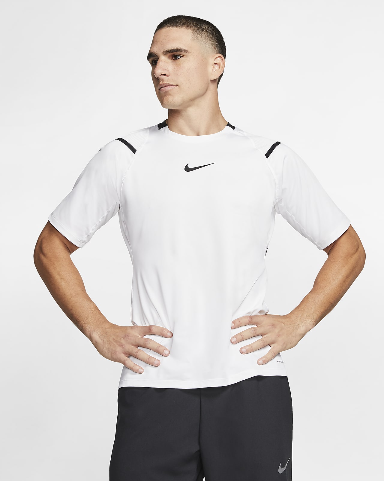 Nike Pro AeroAdapt Men's Short-Sleeve Top. Nike PH