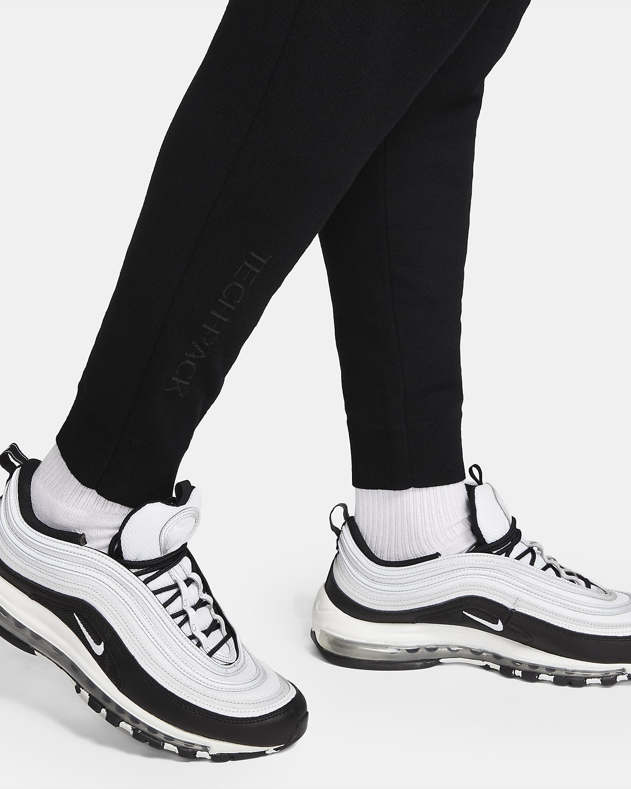 Nike Sportswear Therma-FIT ADV Tech Pack Men's Tech Fleece Engineered  Trousers. Nike CA