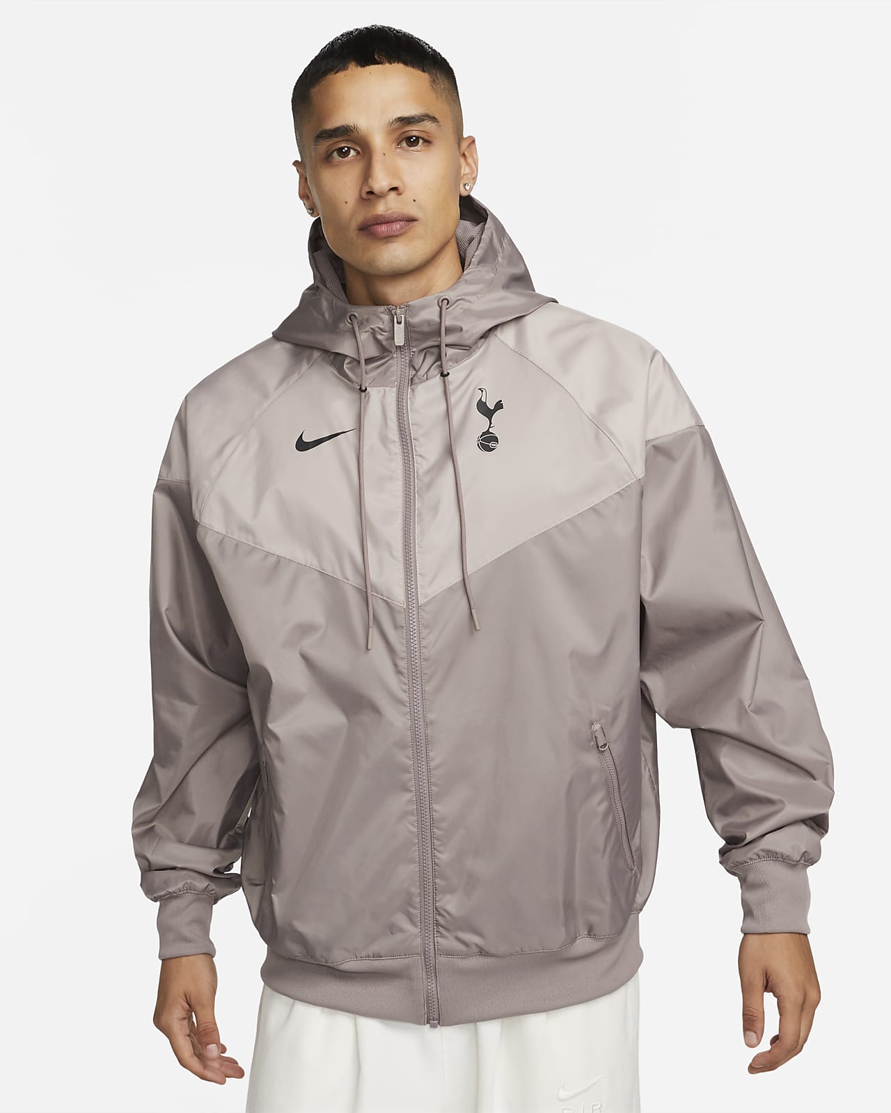 Tottenham Hotspur Sport Essentials Windrunner Men's Nike Hooded Football  Jacket