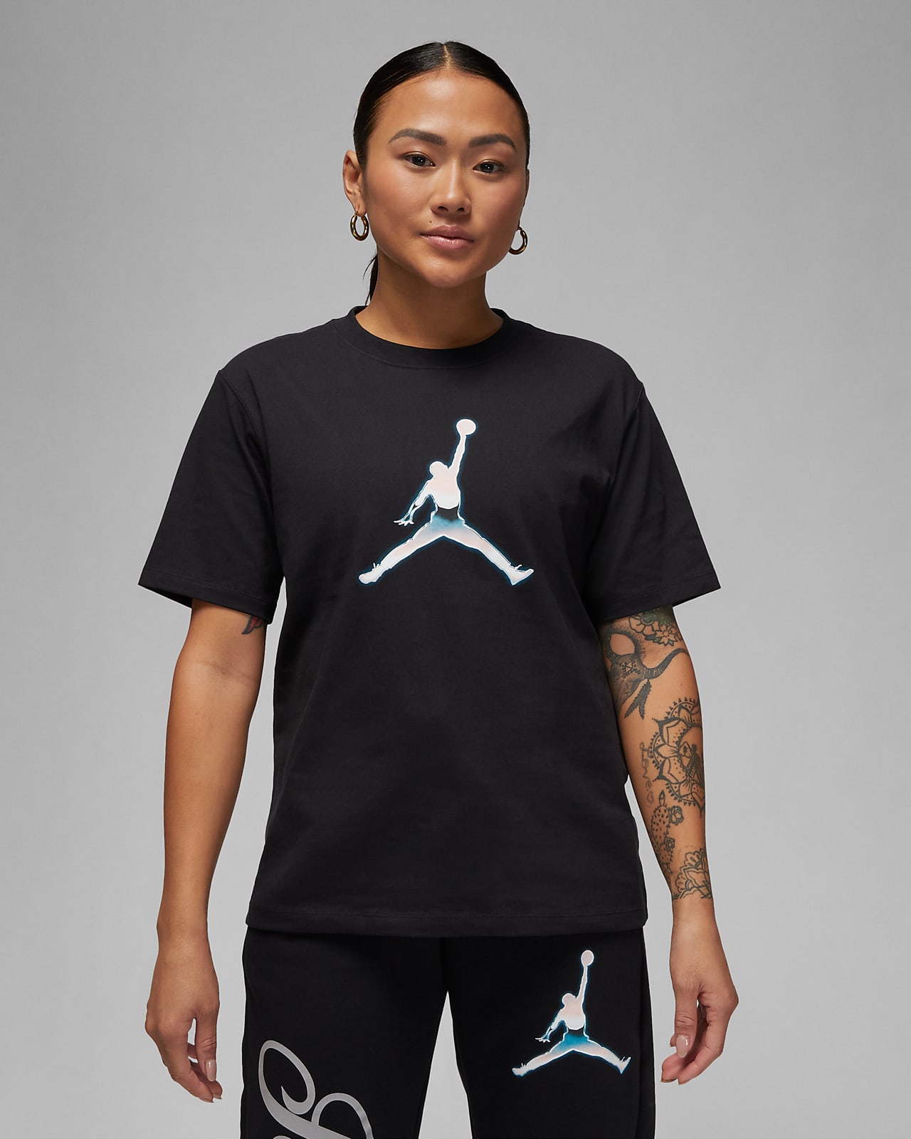 NIKE公式】ジョーダン ウィメンズ グラフィック Tシャツ.オンライン