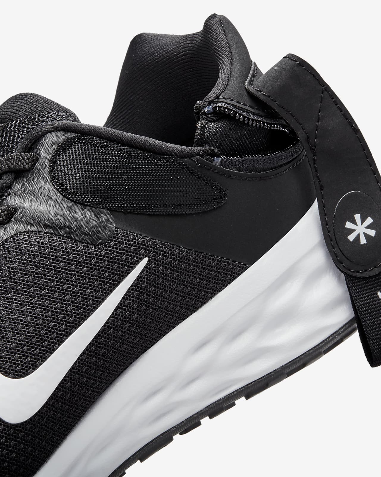 Nike Men's Revolution 6 FlyEase Next Nature Running Shoes, Black