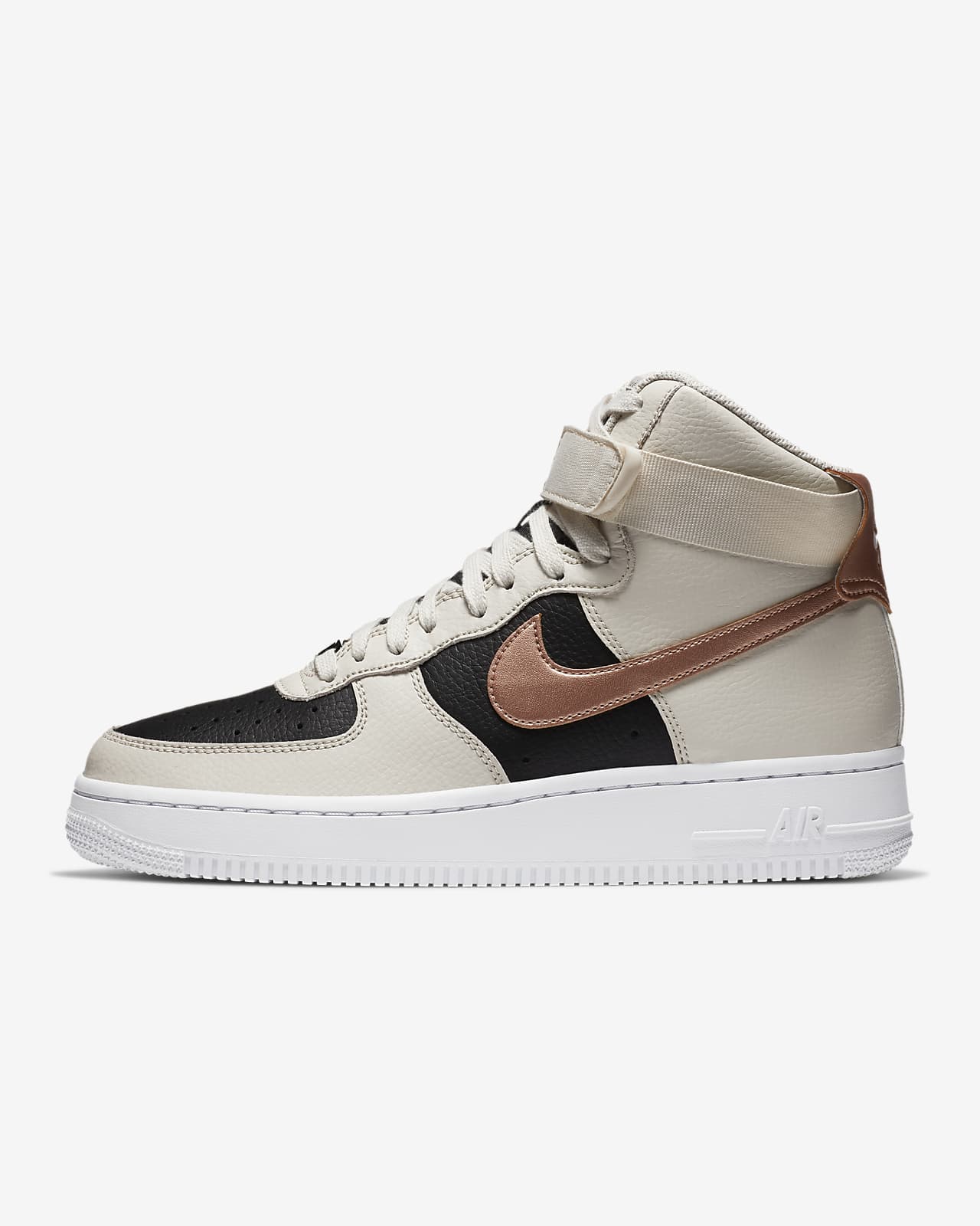 nike air force 1 hi 女子運動鞋集一系列出眾特質於一身,搭配利落覆