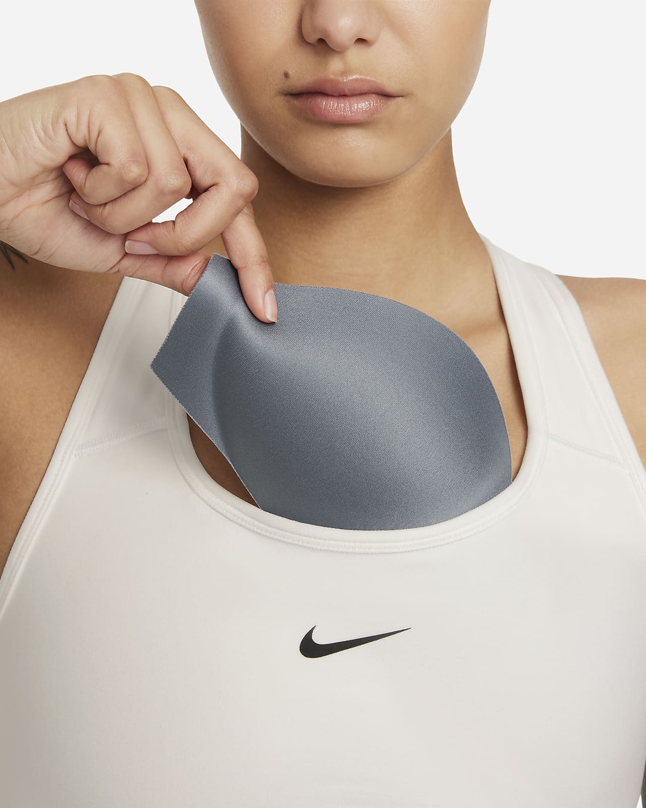 Nike Swoosh Seamless Women's MediumSupport 1Piece Pad Sports Bra. Nike NL