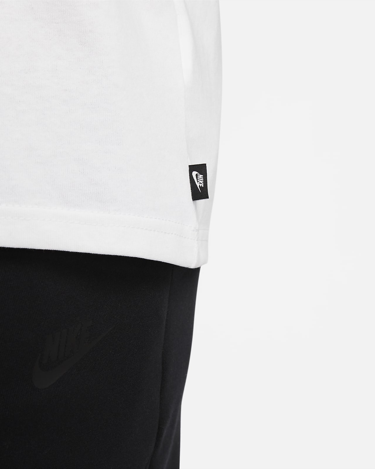 Nike Sportswear Premium Essentials Men\'s T-Shirt. Nike LU