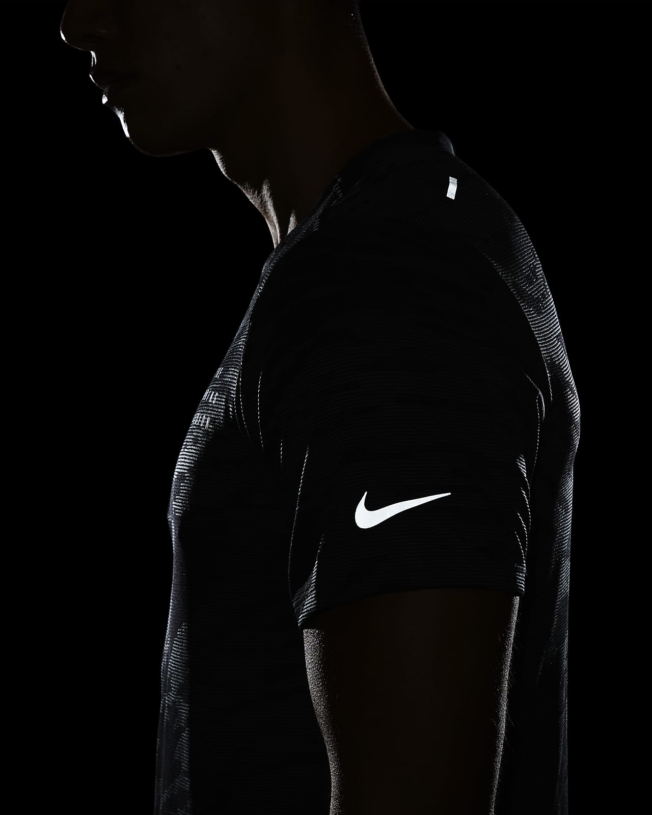 Nike Dri-FIT Run Division Rise 365 Men's Short-Sleeve Running Top. Nike SG