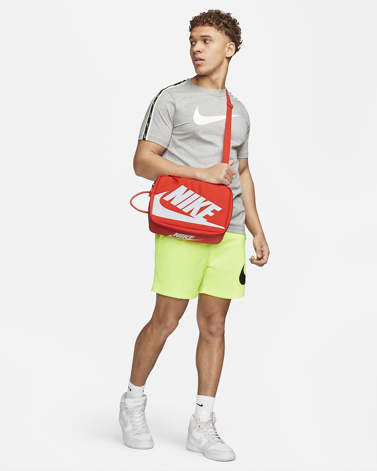 Nike Bolsa tipo caja para zapatillas peque a 8 l . Nike ES