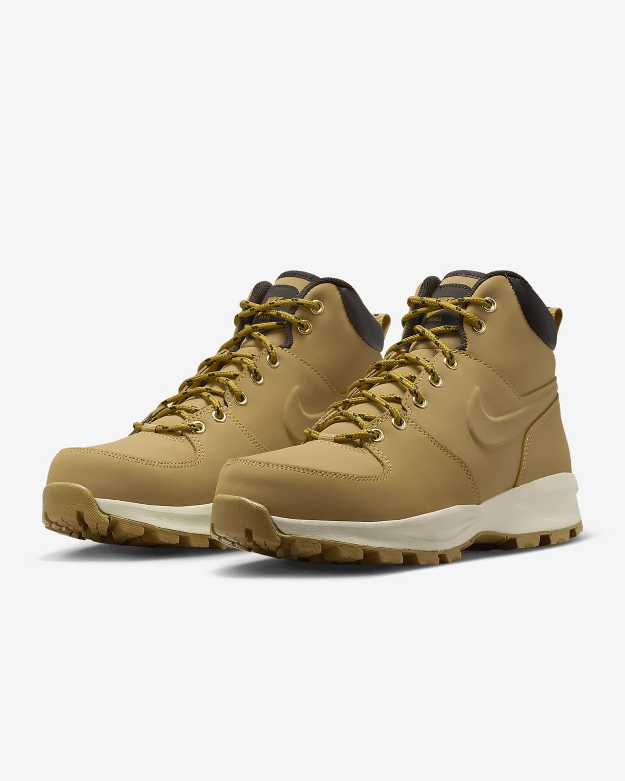 Nike Men\'s Leather Manoa Boots.