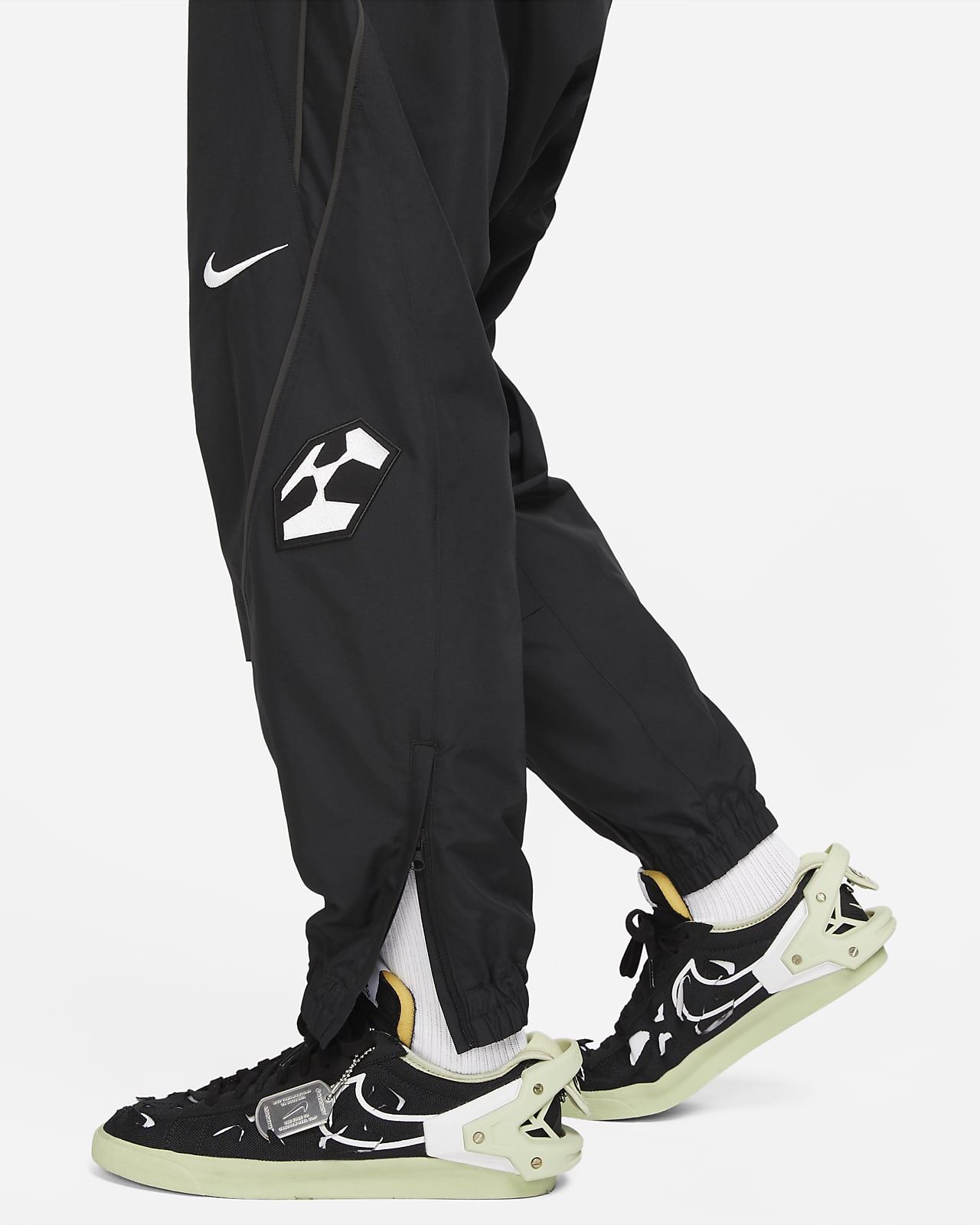 状態は写真でご確認くださいACRONYM × Nike woven track pants black M